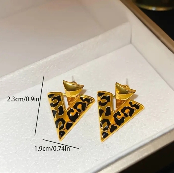 Fashion Earrings V vintage style - Picture 3 of 4